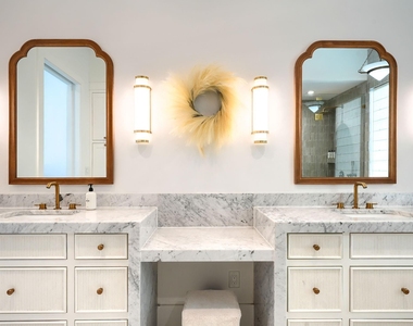 5108 Yacht Club Drive - Photo Thumbnail 16