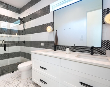 5108 Yacht Club Drive - Photo Thumbnail 26
