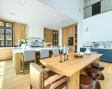 5108 Yacht Club Drive - Photo Thumbnail 10