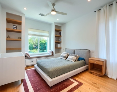 5108 Yacht Club Drive - Photo Thumbnail 25