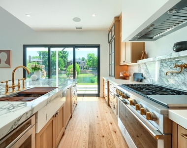 5108 Yacht Club Drive - Photo Thumbnail 11