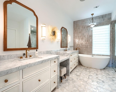 5108 Yacht Club Drive - Photo Thumbnail 14