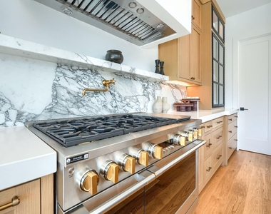 5108 Yacht Club Drive - Photo Thumbnail 12