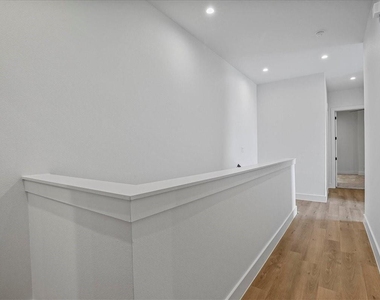 2413 Crossman Avenue - Photo Thumbnail 18