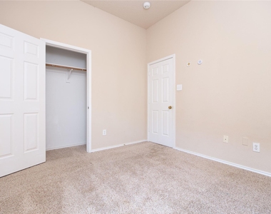 1207 Brook Drive - Photo Thumbnail 18