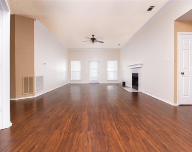 1207 Brook Drive - Photo Thumbnail 9