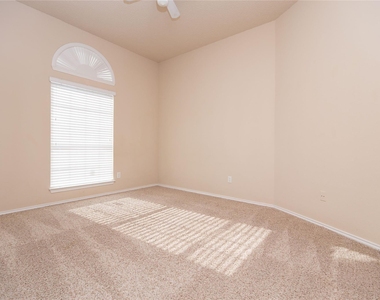 1207 Brook Drive - Photo Thumbnail 13