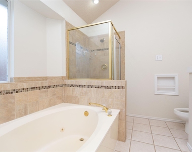 1207 Brook Drive - Photo Thumbnail 24