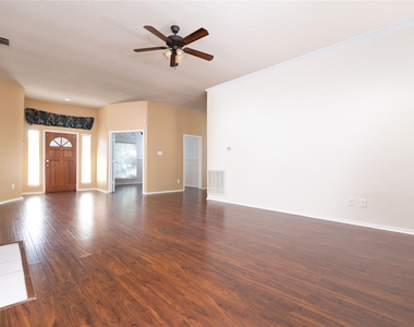 1207 Brook Drive - Photo Thumbnail 12