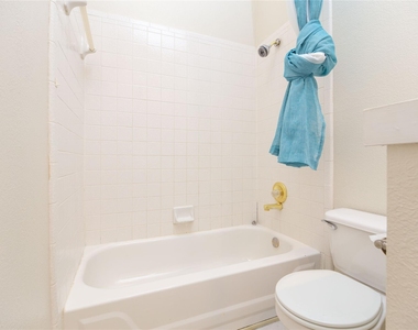 1207 Brook Drive - Photo Thumbnail 20