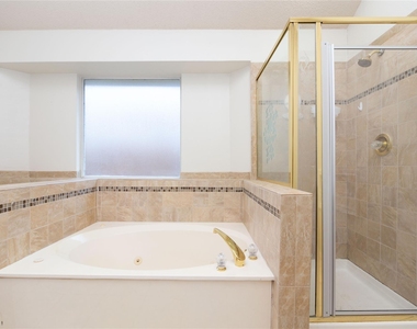1207 Brook Drive - Photo Thumbnail 23