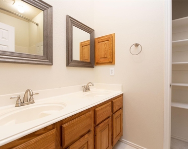 1207 Brook Drive - Photo Thumbnail 19