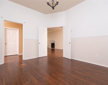 1207 Brook Drive - Photo Thumbnail 11