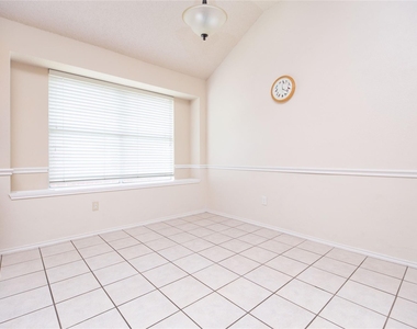 1207 Brook Drive - Photo Thumbnail 7