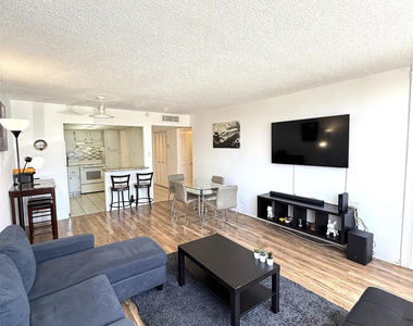 2741 E Taft Street - Photo Thumbnail 15
