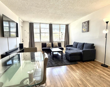 2741 E Taft Street - Photo Thumbnail 12