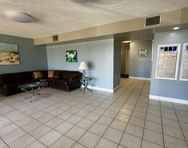 2741 E Taft Street - Photo Thumbnail 2