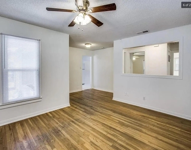 4009 Acacia Street - Photo Thumbnail 3