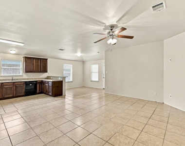 2515 Wynngate Drive - Photo Thumbnail 10