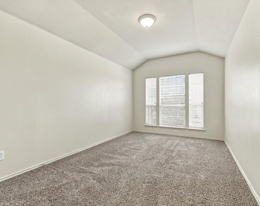 2515 Wynngate Drive - Photo Thumbnail 26