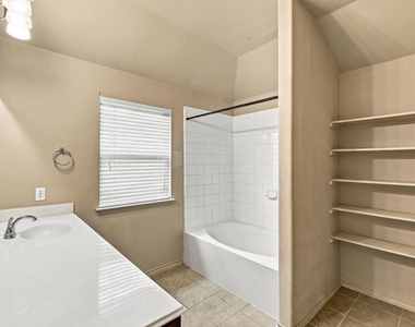 2515 Wynngate Drive - Photo Thumbnail 18