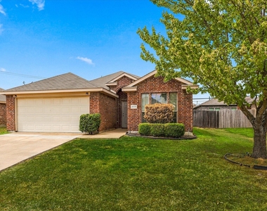 2515 Wynngate Drive - Photo Thumbnail 3