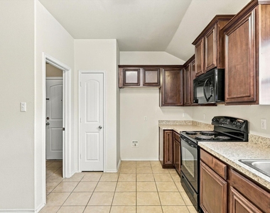 2515 Wynngate Drive - Photo Thumbnail 13