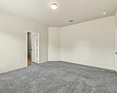 2515 Wynngate Drive - Photo Thumbnail 16