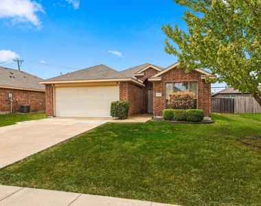 2515 Wynngate Drive - Photo Thumbnail 1