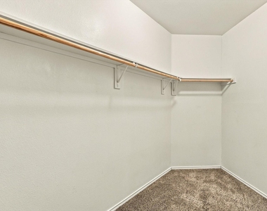 2515 Wynngate Drive - Photo Thumbnail 20