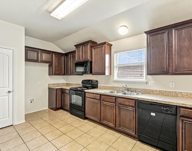 2515 Wynngate Drive - Photo Thumbnail 11