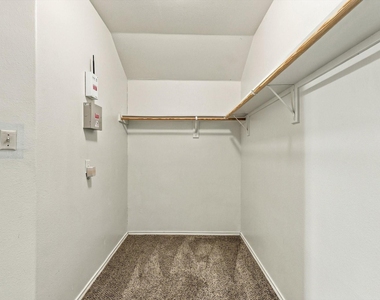 2515 Wynngate Drive - Photo Thumbnail 21
