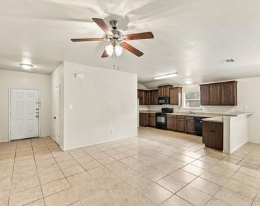2515 Wynngate Drive - Photo Thumbnail 9