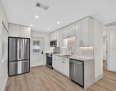 4317 Vermont Avenue - Photo Thumbnail 4