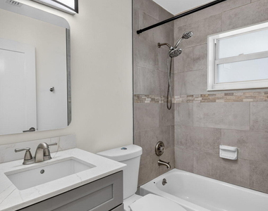 4317 Vermont Avenue - Photo Thumbnail 12