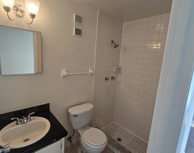 9401 Nw 49th Place - Photo Thumbnail 10