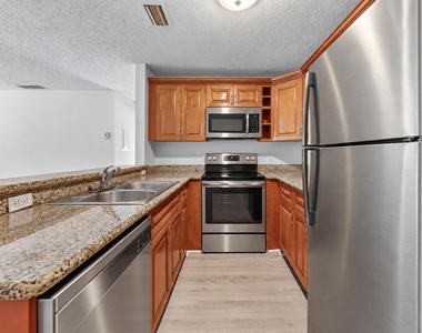 9401 Nw 49th Place - Photo Thumbnail 1