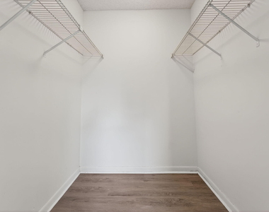 9401 Nw 49th Place - Photo Thumbnail 6