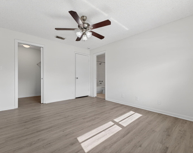 9401 Nw 49th Place - Photo Thumbnail 12