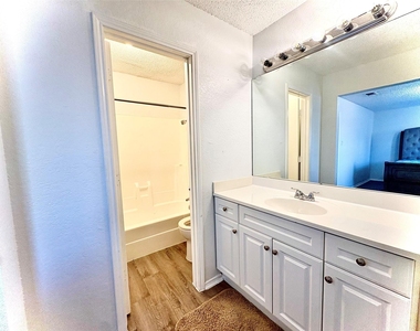 1920 San Rafael Street - Photo Thumbnail 16