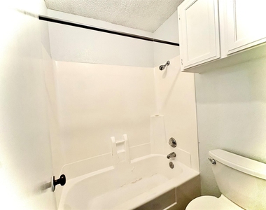 1920 San Rafael Street - Photo Thumbnail 17