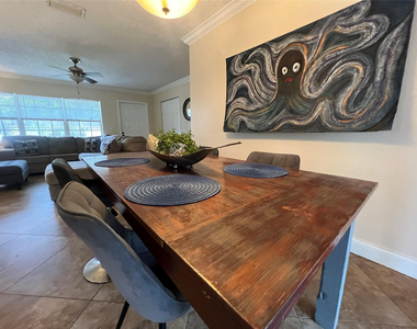 9135 Saddlecreek Drive - Photo Thumbnail 2