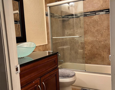 9135 Saddlecreek Drive - Photo Thumbnail 14
