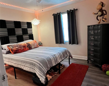 9135 Saddlecreek Drive - Photo Thumbnail 16