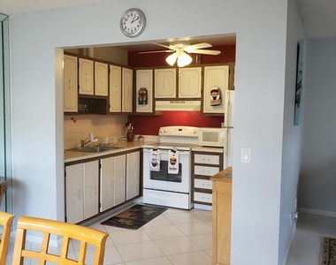 904 Flanders Drive S - Photo Thumbnail 13