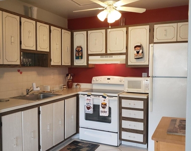 904 Flanders Drive S - Photo Thumbnail 6