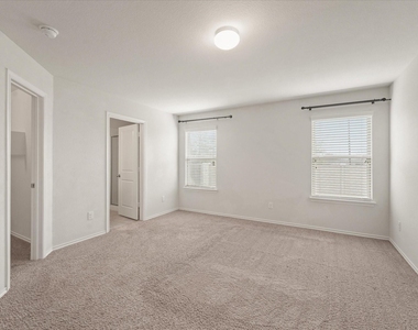516 Clearlake Drive - Photo Thumbnail 9