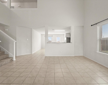516 Clearlake Drive - Photo Thumbnail 5