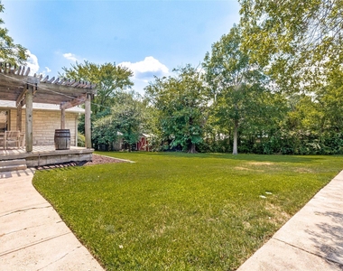 519 Northlake Drive - Photo Thumbnail 24