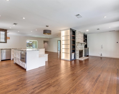 519 Northlake Drive - Photo Thumbnail 5
